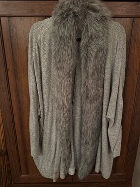 Jennifer Lopez Gray Open Cardigan with Faux-Fur Trim
